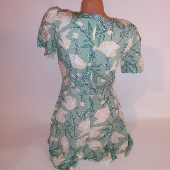 Modcloth x Collectif Romper One Piece US Size 6 Green  Floral Short Sleeve Zip U - Picture 15 of 16